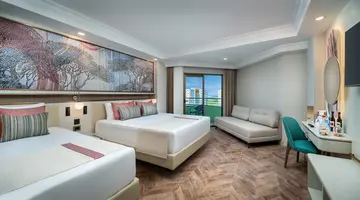 Delphin Palace