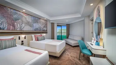 Delphin Palace