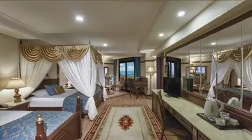 Delphin Palace