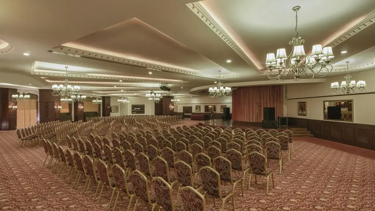 Delphin Palace