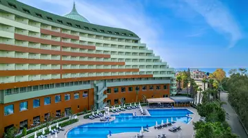 Delphin Palace