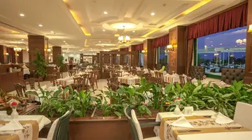 Delphin Palace