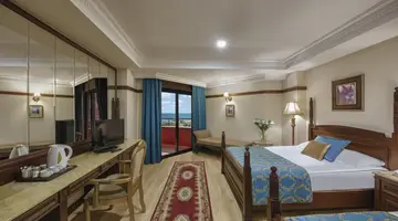 Delphin Palace