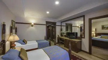 Delphin Palace