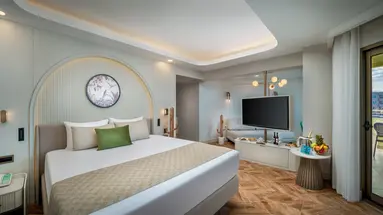 Delphin Palace