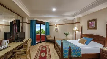 Delphin Palace