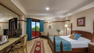 Delphin Palace