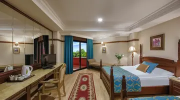 Delphin Palace