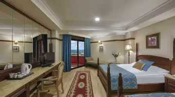 Delphin Palace