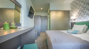 Denise Beach Hotel and Apartments