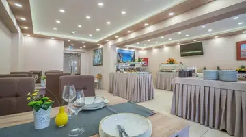 Denise Beach Hotel and Apartments