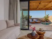 DEOS LUXURY SUITES