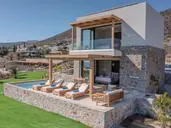 DEOS LUXURY SUITES