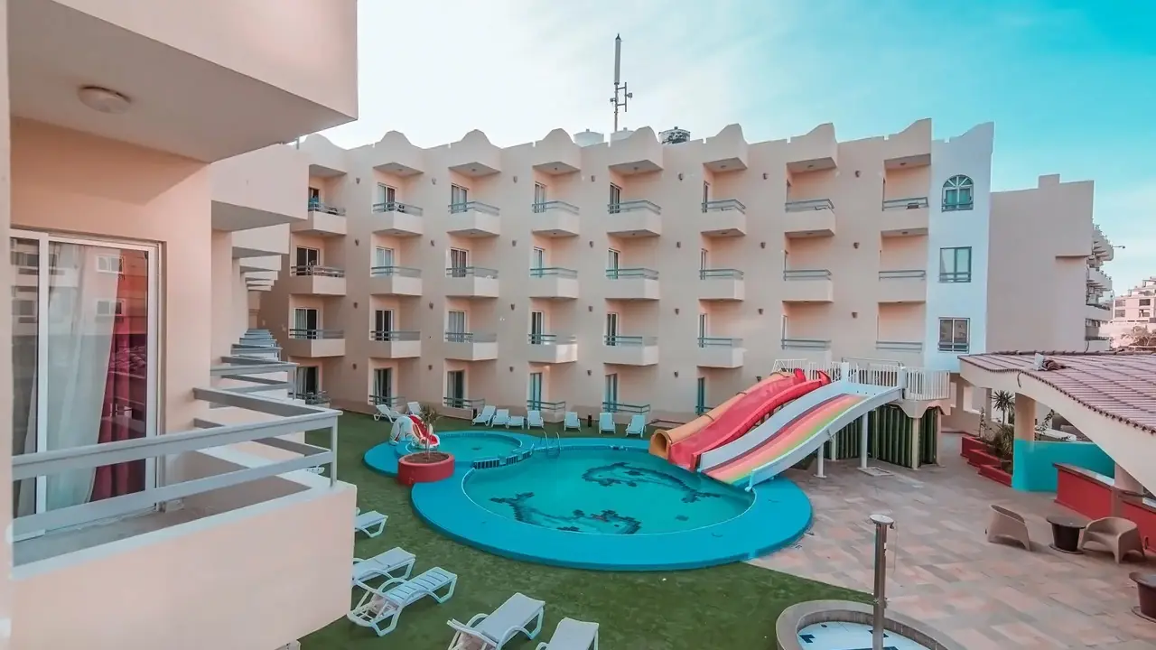 Dexon Roma (ex. Hostway Aqua Park)