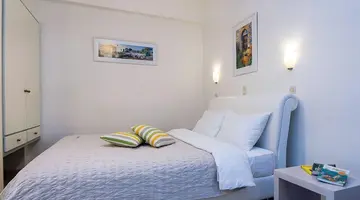 DIAMOND APTS & SUITES