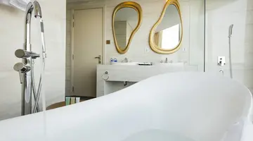 DIAMOND BAY HOTEL