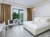 Diamond Deluxe