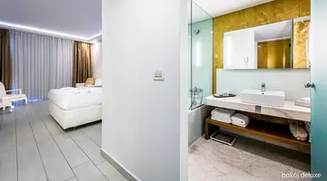 Diamond Deluxe