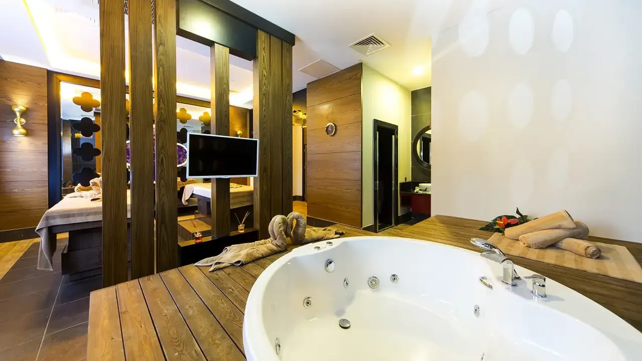 DIAMOND PREMIUM HOTEL & SPA