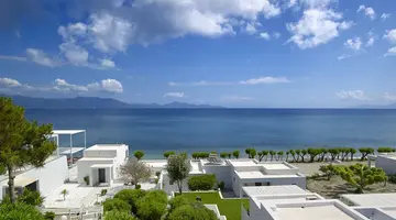 Dimitra Beach Hotel &amp Suites