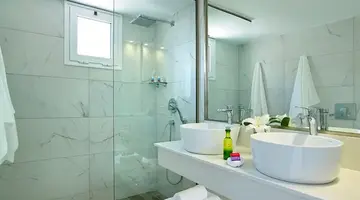 Dimitra Beach Hotel &amp Suites