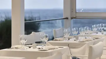 Dimitra Beach Hotel &amp Suites