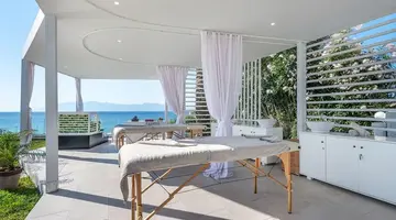 Dimitra Beach Hotel &amp Suites