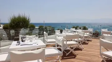 Dimitra Beach Hotel &amp Suites