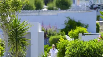 Dimitra Beach Hotel & Suites