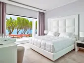 Dimitra Beach Hotel & Suites