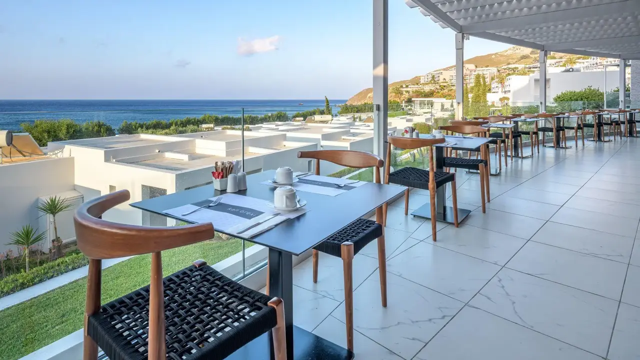 Dimitra Beach Hotel & Suites