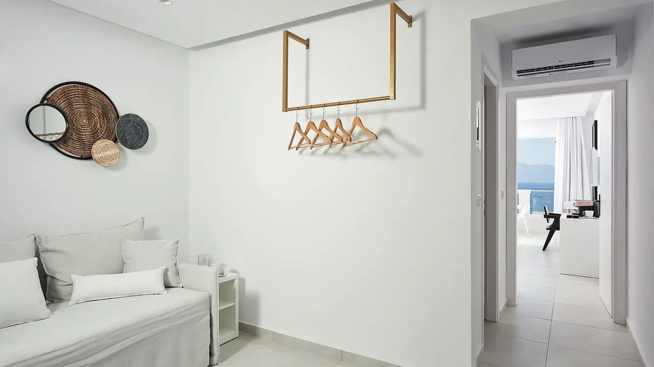 Dimitra Beach Hotel & Suites