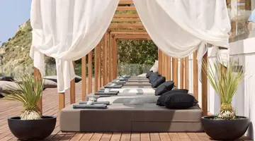 Dimitra Beach Hotel & Suites