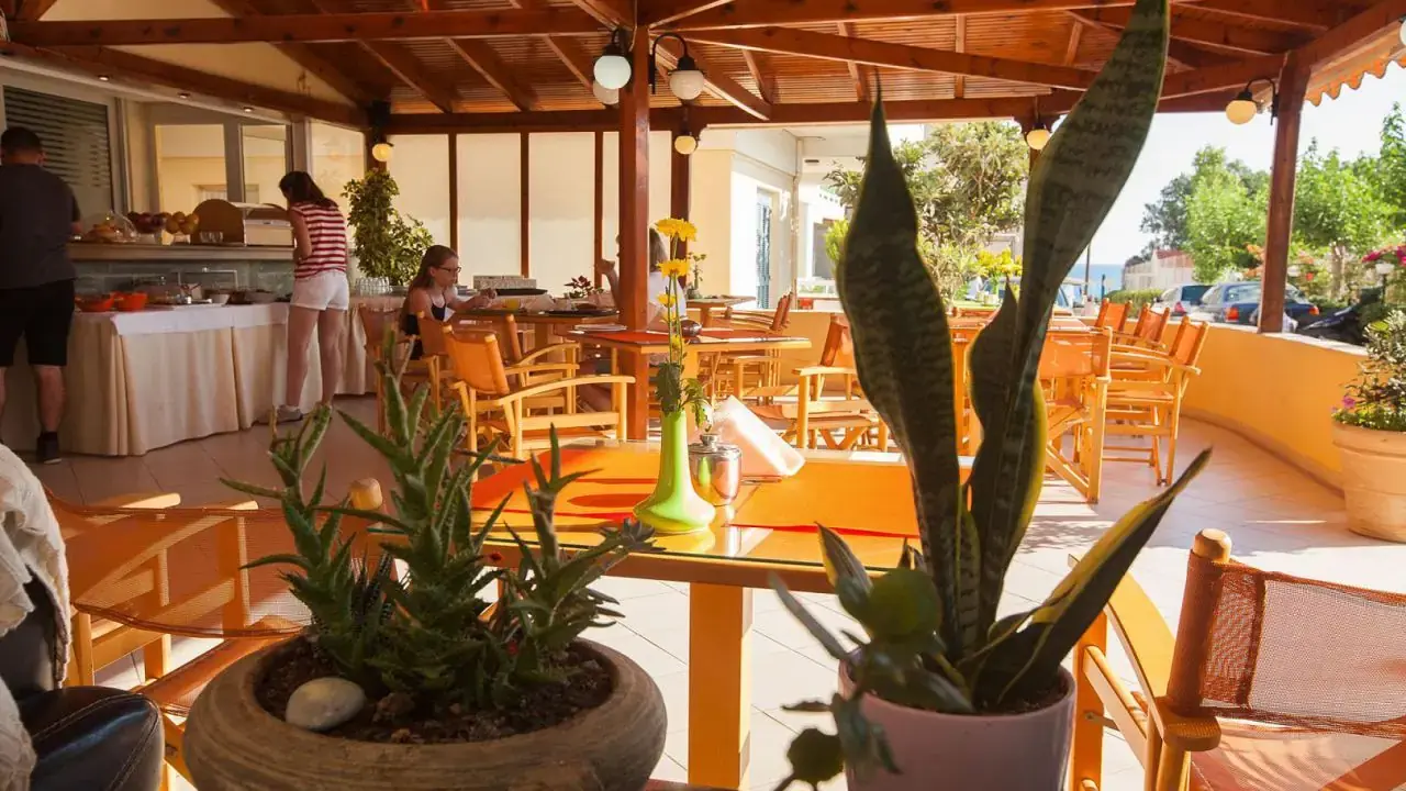 Dimitra Hotel & Apartments