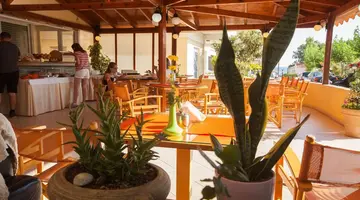 Dimitra Hotel & Apartments