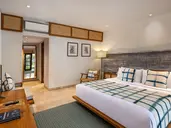 Dinara Hotel 