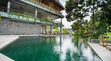 Dinara Hotel 