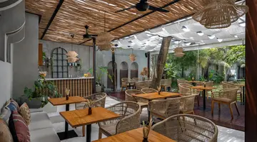 Dinara Hotel 