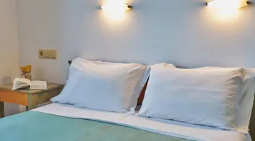 Dionysos Apartments and Studios