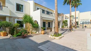 Dionysos Apartments and Studios