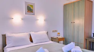 Dionysos Apartments and Studios