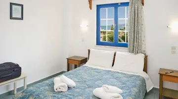 Dionysos Apartments and Studios