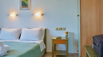 Dionysos Apartments and Studios