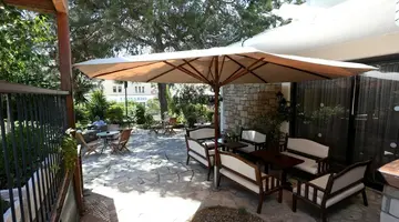 Dionysos Central Hotel
