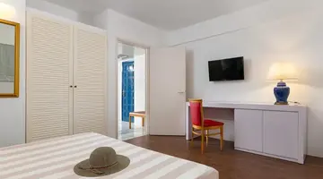 Dionysos Hotel