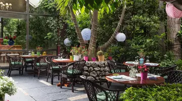 Dionysos Hotel