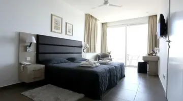 Dionysos Hotel