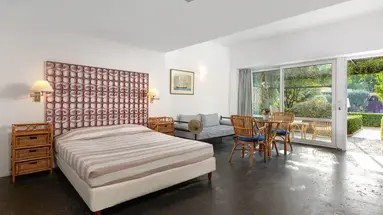 Dionysos Hotel