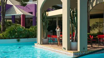 Dionysos Hotel