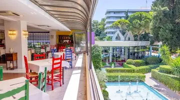 Dionysos Hotel